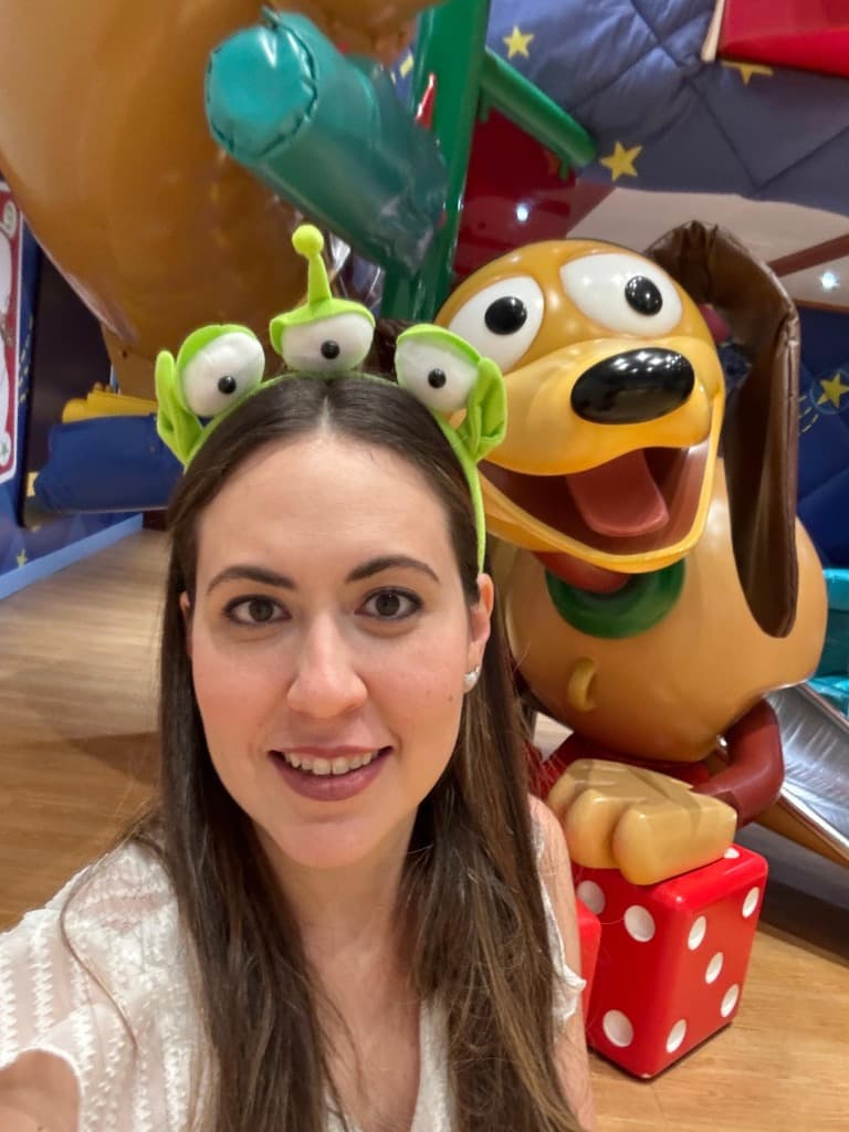 Selfie divertida con Slinky Dog en Toy Story Land